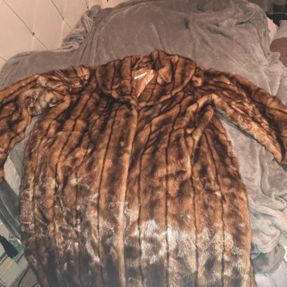 Vintage-Inspired Brown Faux Fur Coat - Women's Jacket